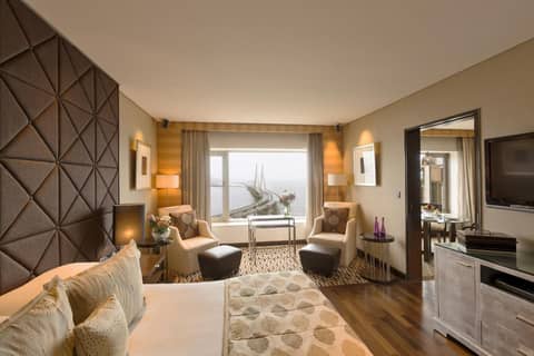Taj Lands End — photo 4