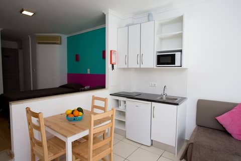Bayside Salgados — kitchen