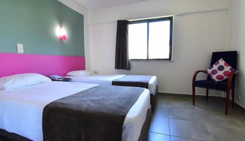 Bayside Salgados — hotel room