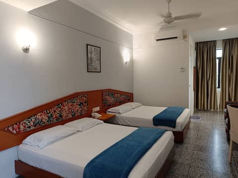 Hotel Hong Ping — hotel room