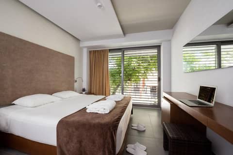 Oktober Downtown Boutique Hotel — photo 8