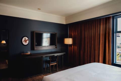 Gravity Haus Denver — hotel room