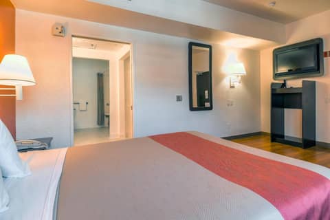 Motel 6-San Diego, CA - Downtown — photo 2