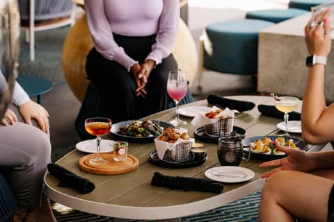 AC Hotel by Marriott Washington DC Capitol Hill Navy Yard — dining
