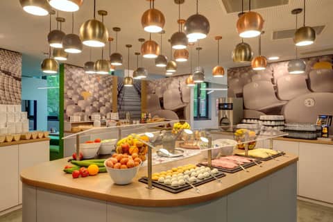 MEININGER Hotel München Olympiapark — dining