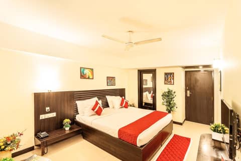 Octave Himalaya Monarch — hotel room