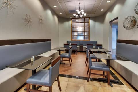 Drury Inn & Suites Phoenix Happy Valley — photo 4