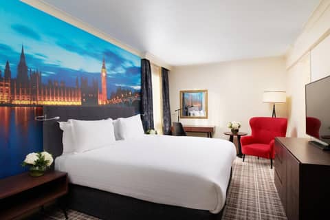 Millennium Hotel and Conference Centre Gloucester London — hotel room