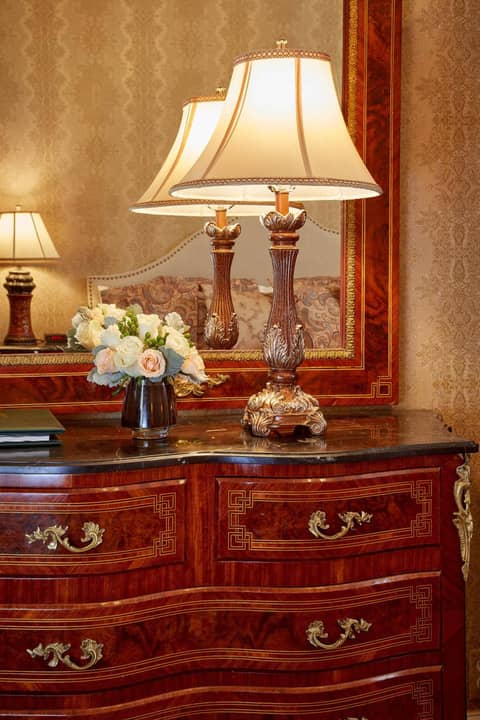Queen Anne — hotel room