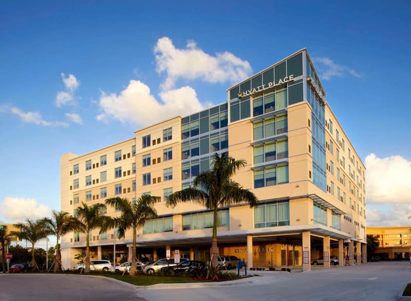 Hyatt Place Miami Airport East — building