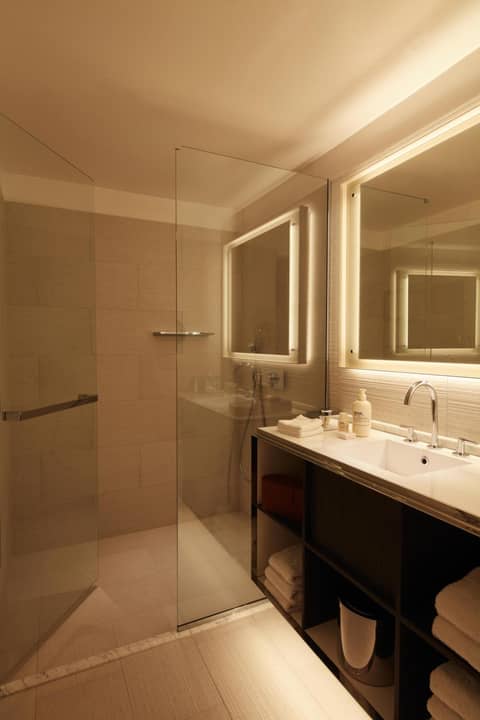 Hotel La Villa Saint Germain Des Prés — bathroom
