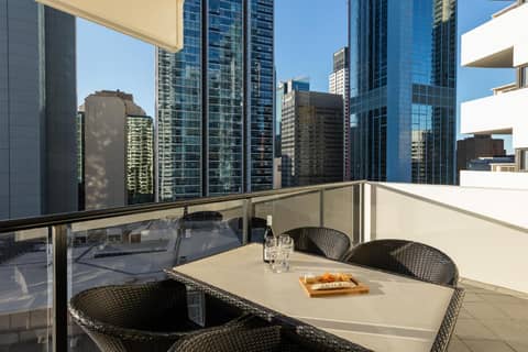 Meriton Suites Kent Street Sydney — balance & terrace