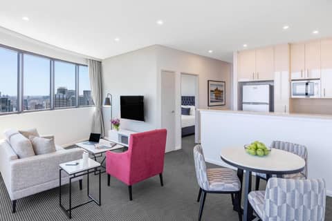 Meriton Suites Kent Street Sydney — hotel room