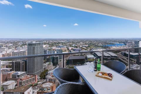 Meriton Suites Kent Street Sydney — balance & terrace