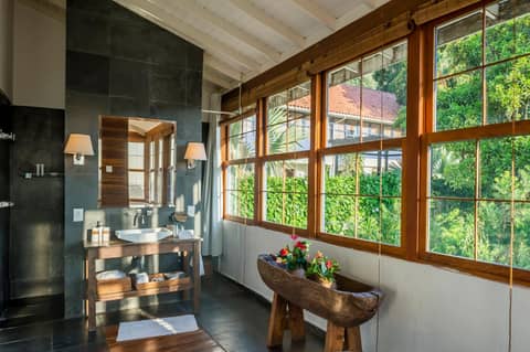 Santa Teresa Hotel Rio de Janeiro - MGallery Collection — bathroom