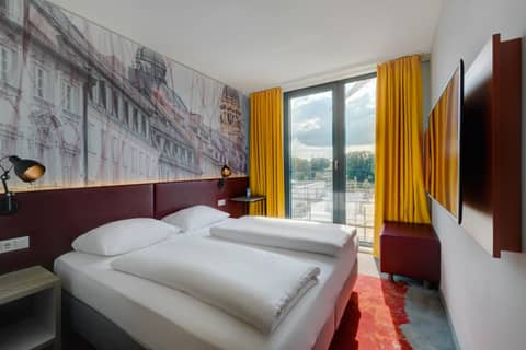 Campanile Muenchen Sendling — hotel room