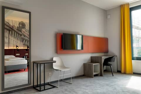 Campanile Muenchen Sendling — hotel room