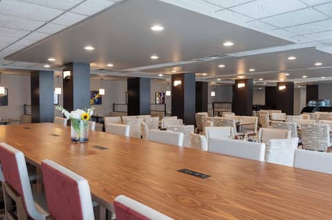 Crowne Plaza Indianapolis-Airport by IHG — photo 2