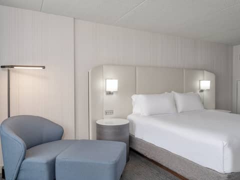 Crowne Plaza Indianapolis-Airport by IHG — photo 4