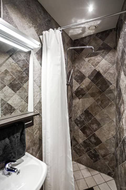 Eight Rooms — photo 7