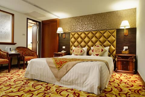 Chyuan Du Spring Resort — hotel room