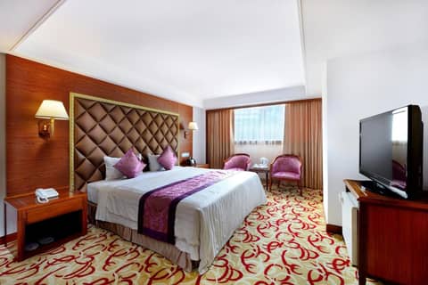 Chyuan Du Spring Resort — hotel room