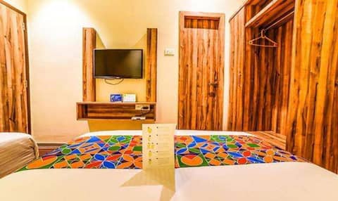 FabHotel Ascot International II - Nr Mumbai International Airport — hotel room