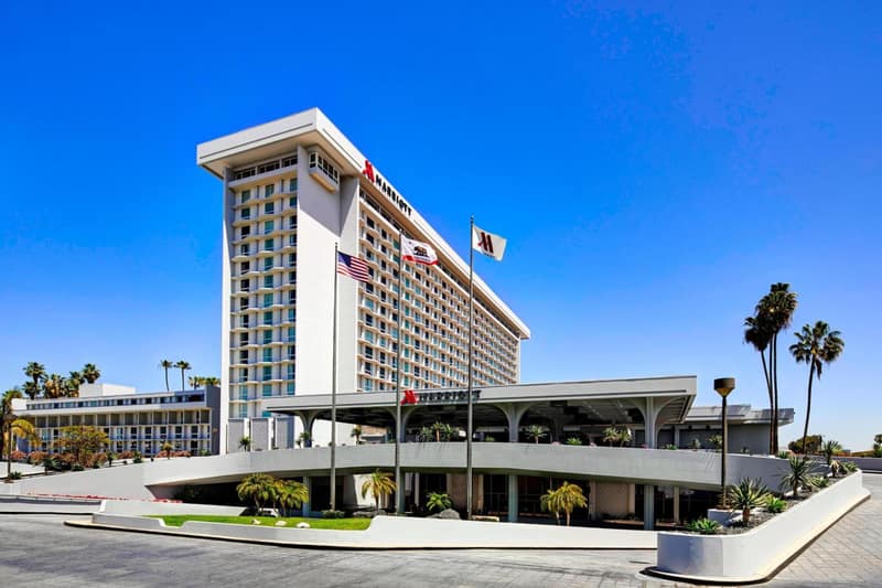 Los Angeles Airport Marriott — building
