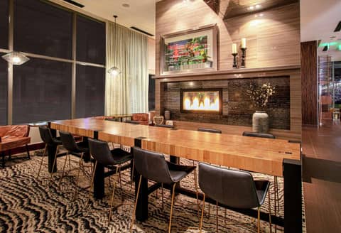 Hilton Garden Inn Seattle Downtown — lounge