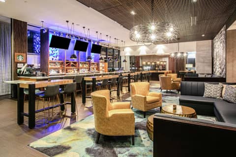 Hilton Garden Inn Seattle Downtown — lounge