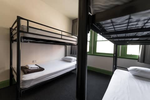 Sydney Central Inn — hotel room