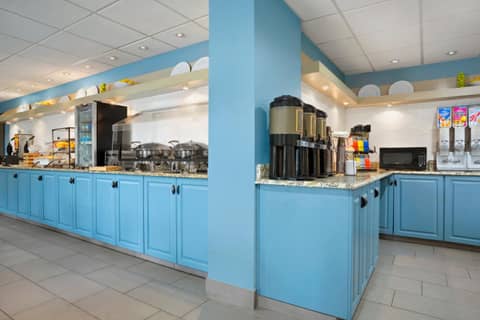 Country Inn & Suites by Radisson, Charlotte University Place, NC — photo 5