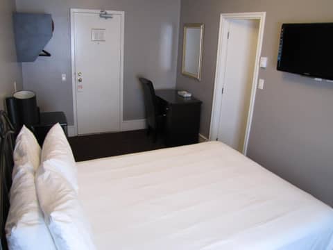 Standard Queen Room — the supplier's photographs — photo 1