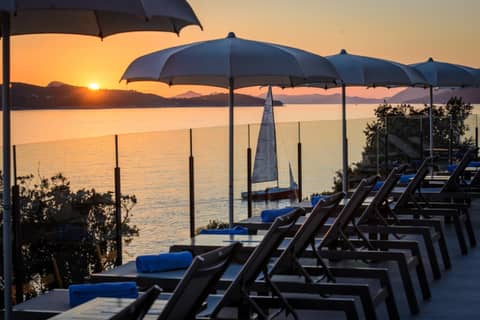 Royal Blue Hotel — balance & terrace