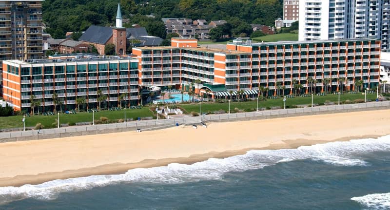 Holiday Inn & Suites Virginia Beach - North Beach by IHG — building