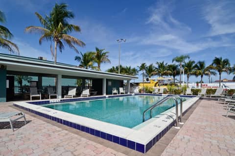 Americas Best Value Inn Fort Myers — recepcion & lobby