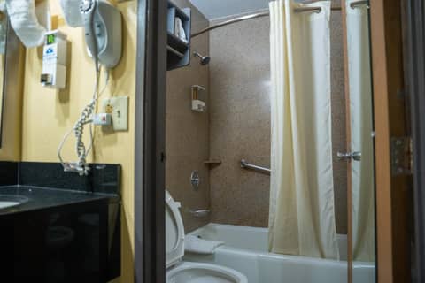 Americas Best Value Inn Fort Myers — photo 9