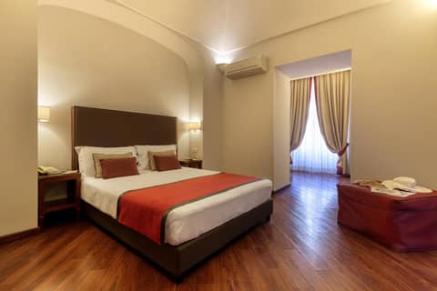 Decumani Hotel De Charme — hotel room