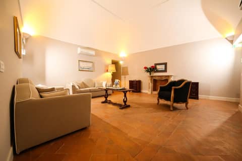 Decumani Hotel De Charme — lounge
