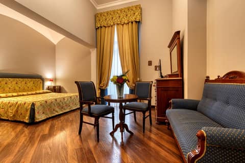 Decumani Hotel De Charme — hotel room