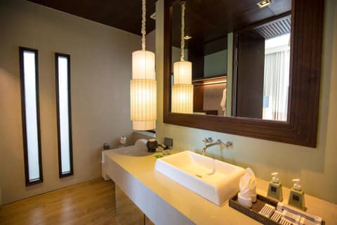 Veranda Resort & Villas Hua Hin Cha Am — bathroom