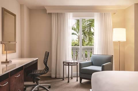 Hilton Naples — photo 4