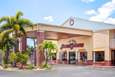 Howard Johnson by Wyndham Ft. Myers FL — photo 8