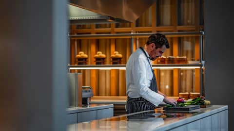 Four Seasons Hotel Tokyo at Otemachi — kitchen