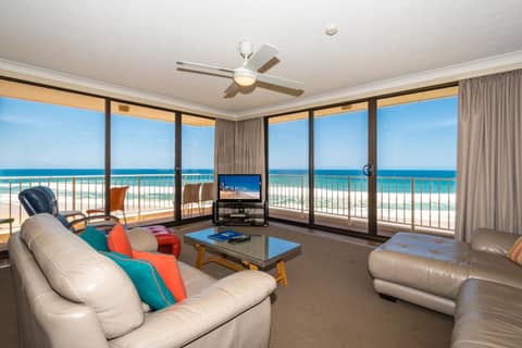 Breakers North Absolute Beachfront Apartments - Official — photo 2