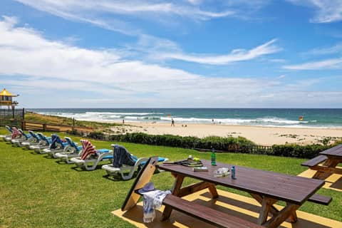 Breakers North Absolute Beachfront Apartments - Official — photo 4