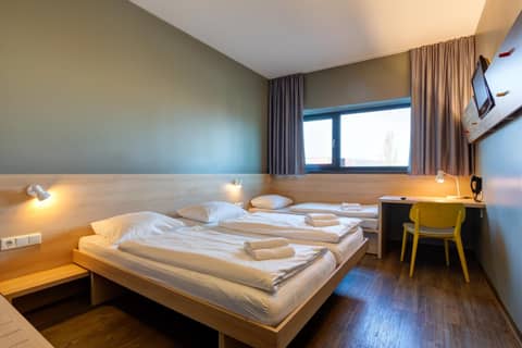 MEININGER Hotel Berlin Airport — photo 2