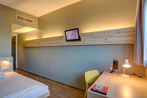 MEININGER Hotel Berlin Airport — photo 7