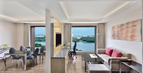 Courtyard by Marriott Bengaluru Hebbal — hotel room