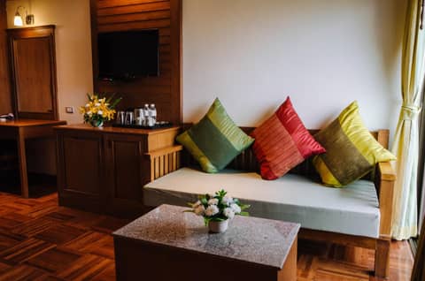 Hua Hin Golf Villa — hotel room